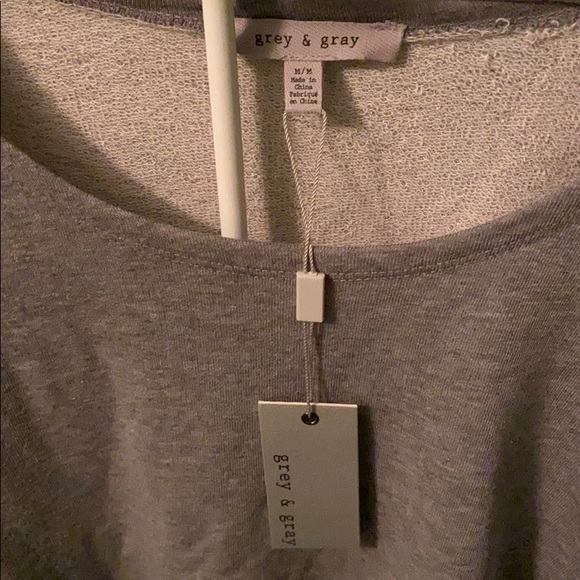 🔴grey & grey NWT woman’s shirt 🔴 - Picture 4 of 4